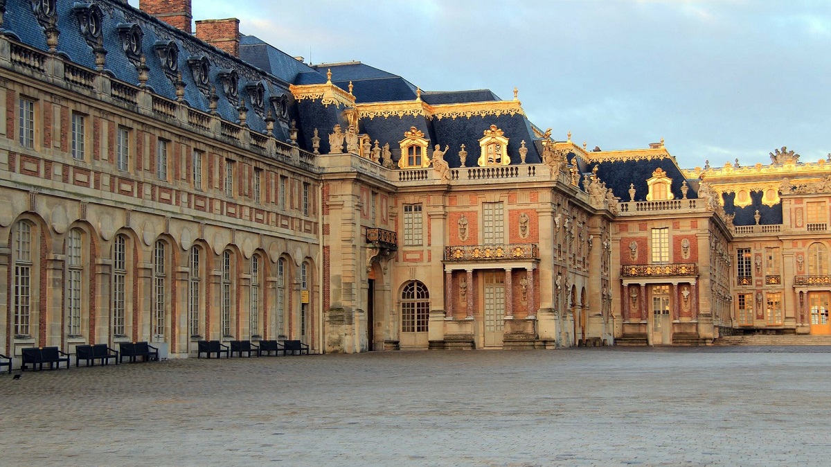  Palace of Versailles